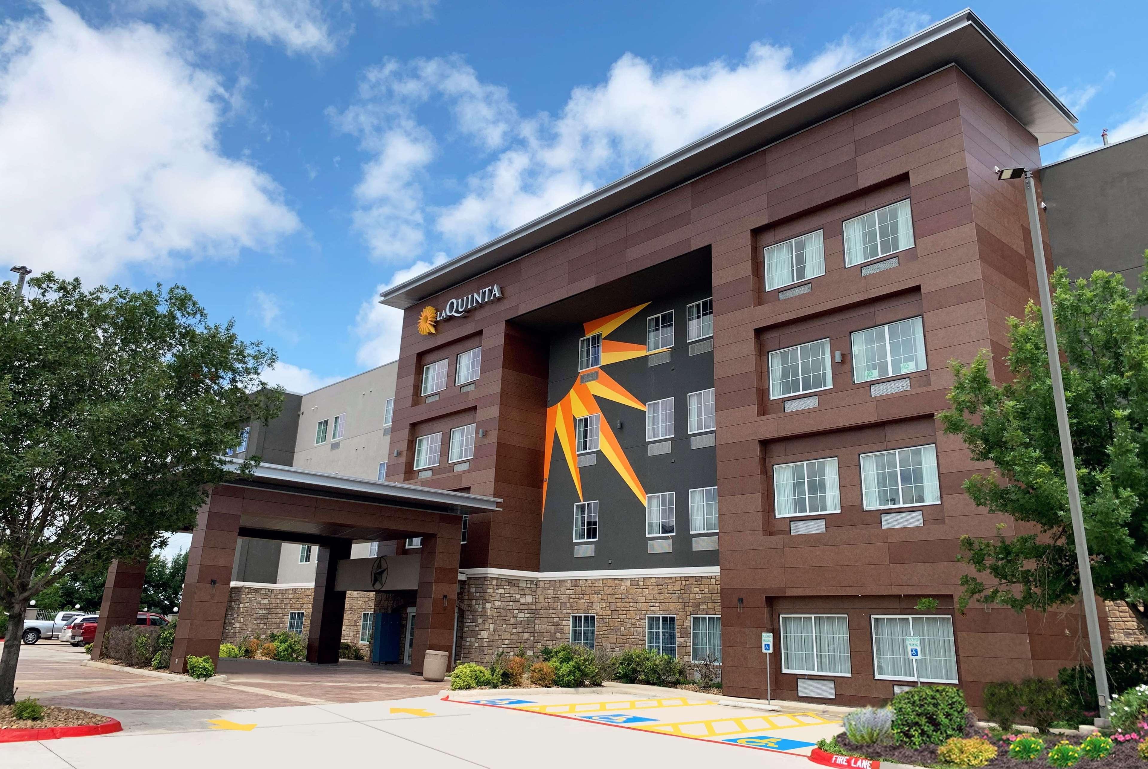 La Quinta Inn And Suites By Wyndham - Шертц Екстер'єр фото